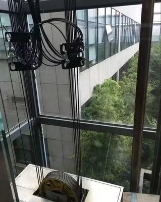 電梯真的會墜落嗎？揭秘電梯安裝背后的安全機制